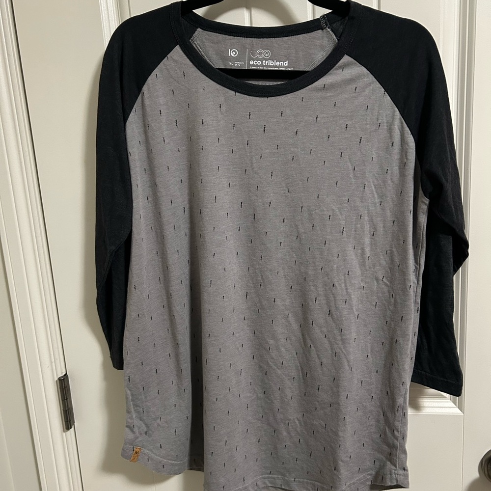 10 tree Gray and Black 3/4 sleeve Shirt